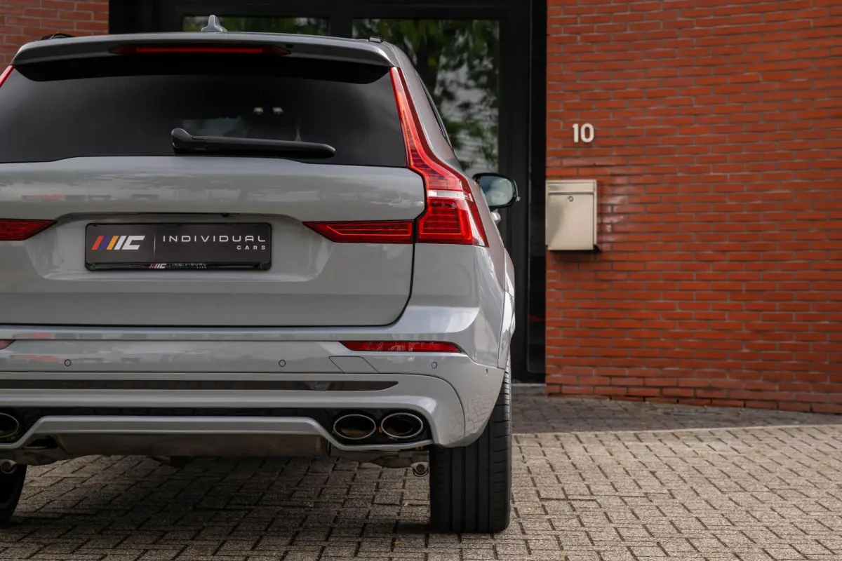 2.0 T8 AWD Polestar Engineered HEICO B&W Pano