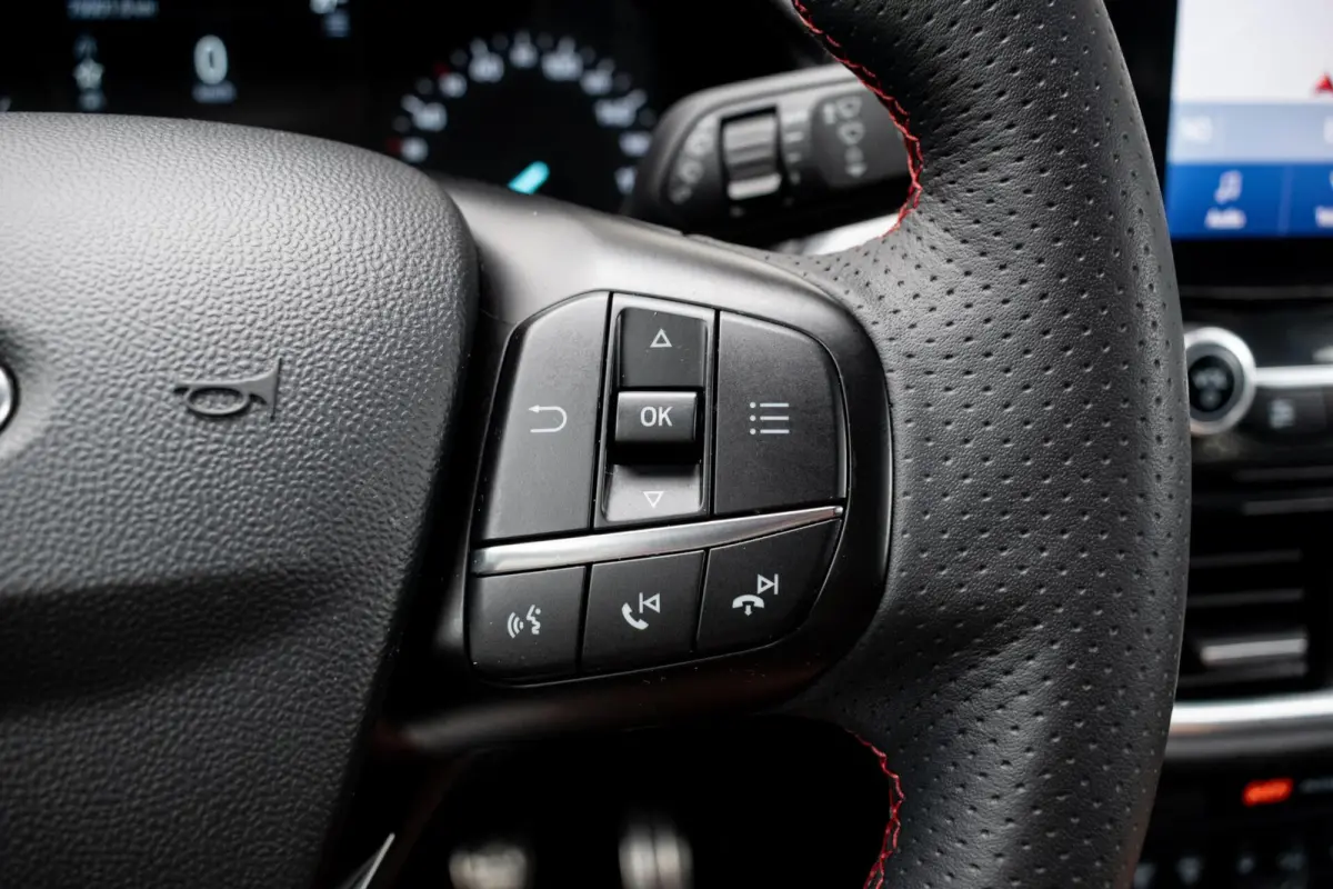 1.0 EcoBoost Hybrid ST-Line|WINTERPACK|KEYLESS|CLIMATE|CARPLAY|PDC|PARK ASSIST