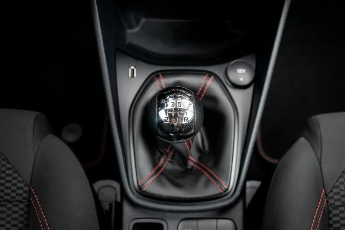 1.0 EcoBoost Hybrid ST-Line|WINTERPACK|KEYLESS|CLIMATE|CARPLAY|PDC|PARK ASSIST