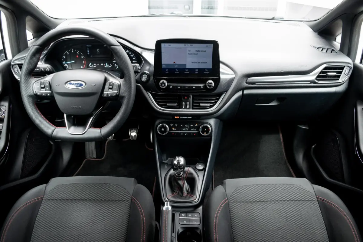 1.0 EcoBoost Hybrid ST-Line|WINTERPACK|KEYLESS|CLIMATE|CARPLAY|PDC|PARK ASSIST