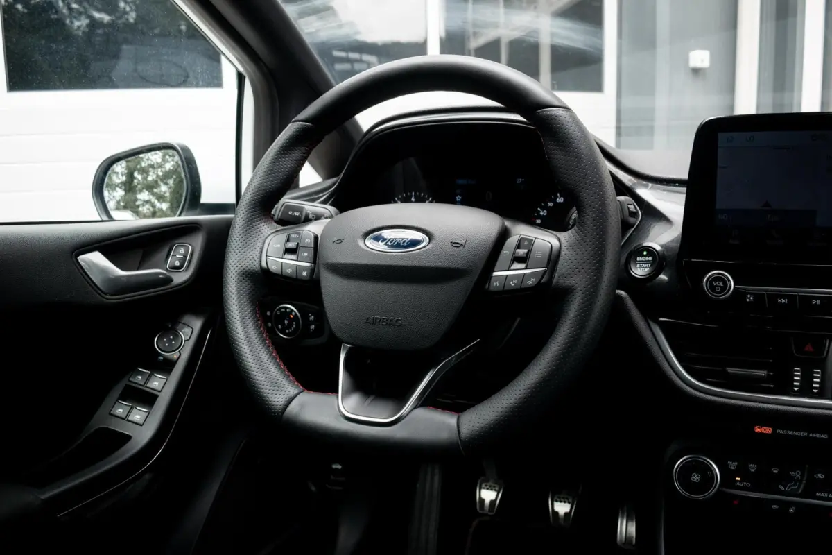 1.0 EcoBoost Hybrid ST-Line|WINTERPACK|KEYLESS|CLIMATE|CARPLAY|PDC|PARK ASSIST