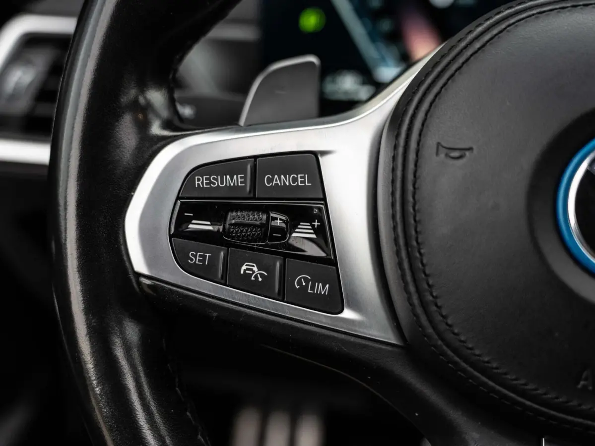 330e xDrive M Sport Head up|Pano|98% SOH