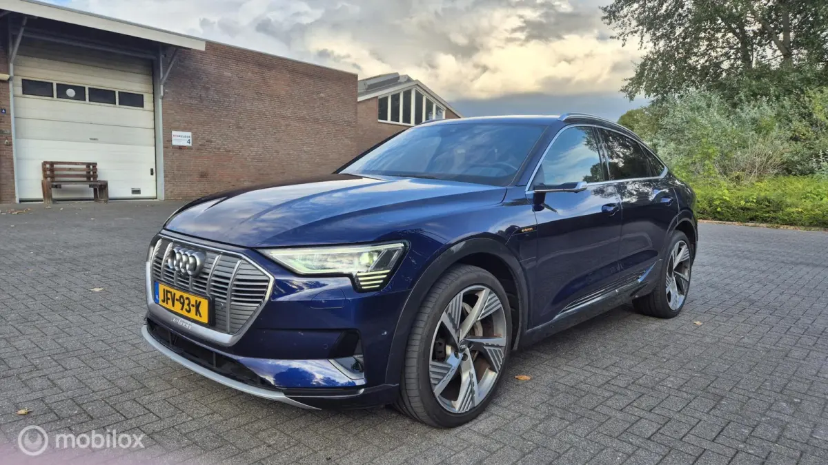 55 quattro S edition, B&O, pano, night