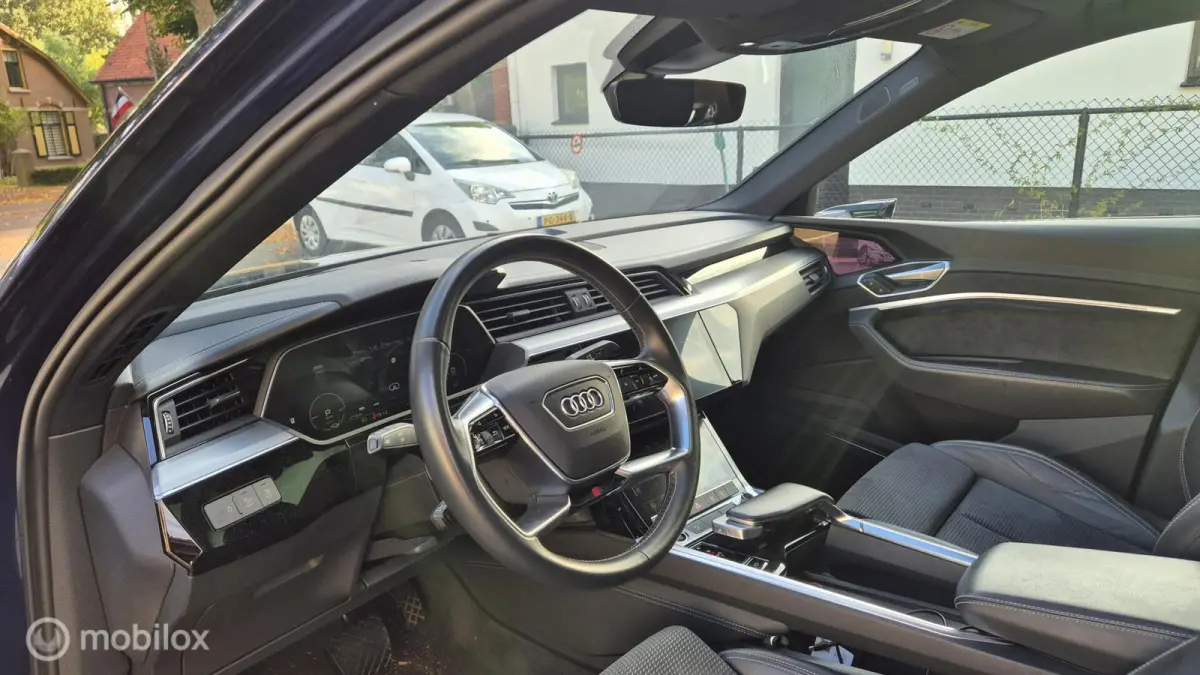 55 quattro S edition, B&O, pano, night
