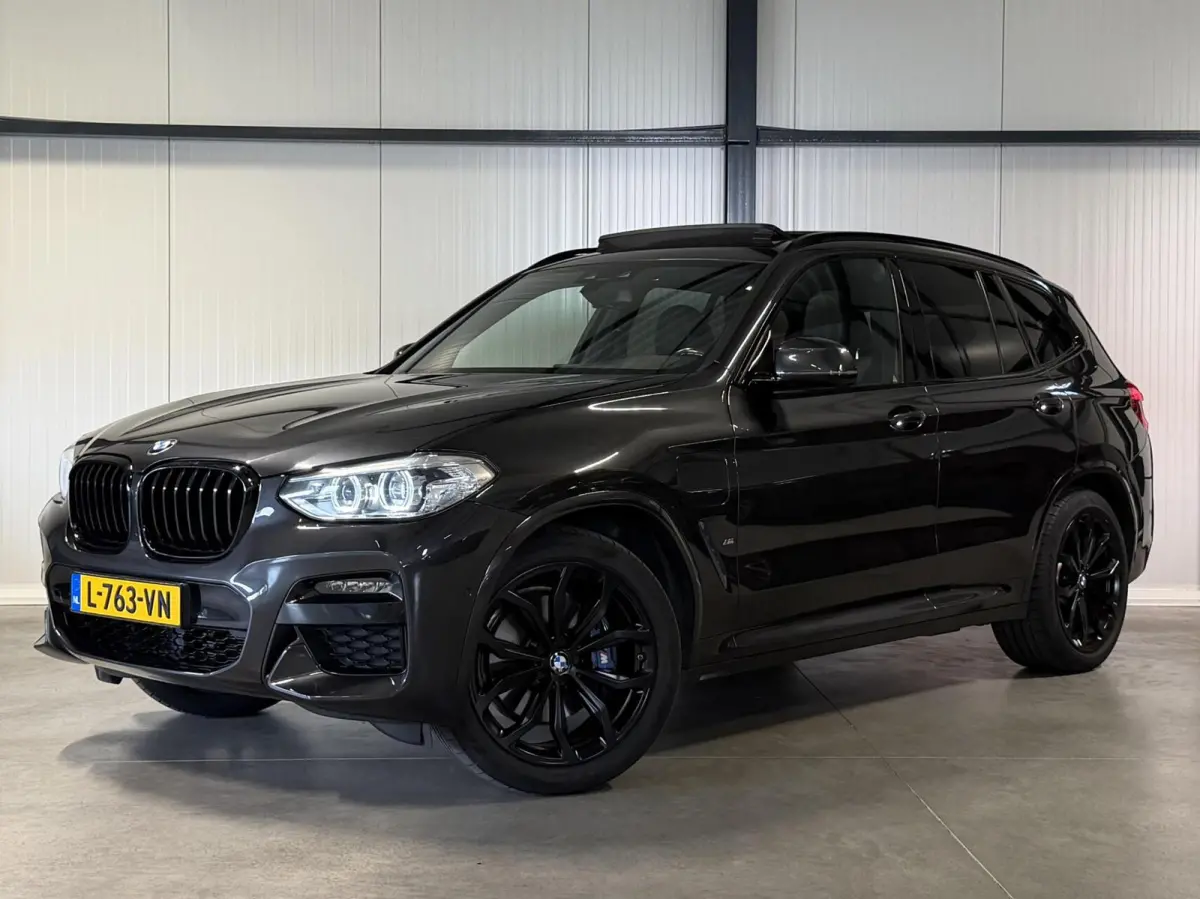 xDrive30e High Executive M-sport Pano Trekhaak Camera