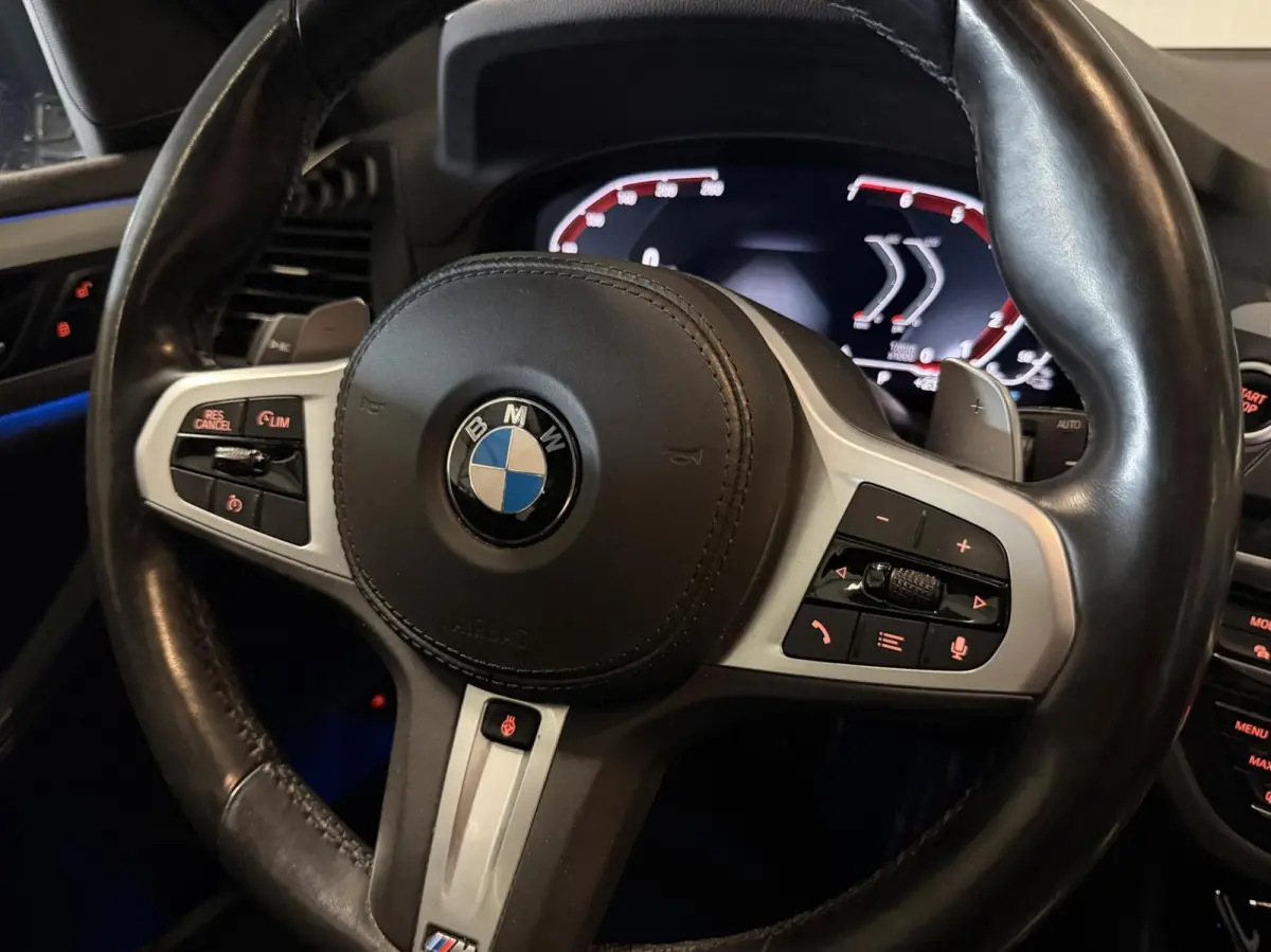 xDrive30e High Executive M-sport Pano Trekhaak Camera