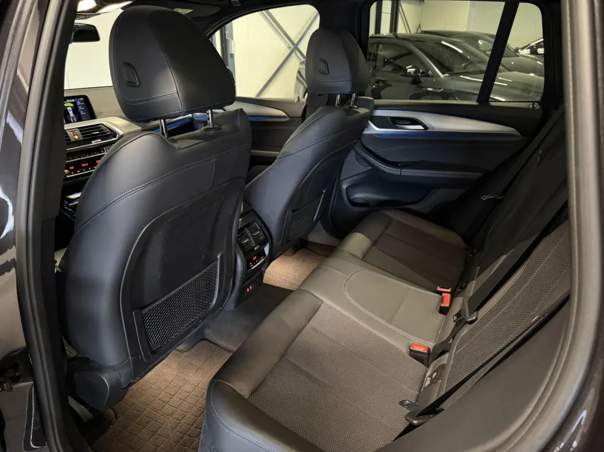 xDrive30e High Executive M-sport Pano Trekhaak Camera