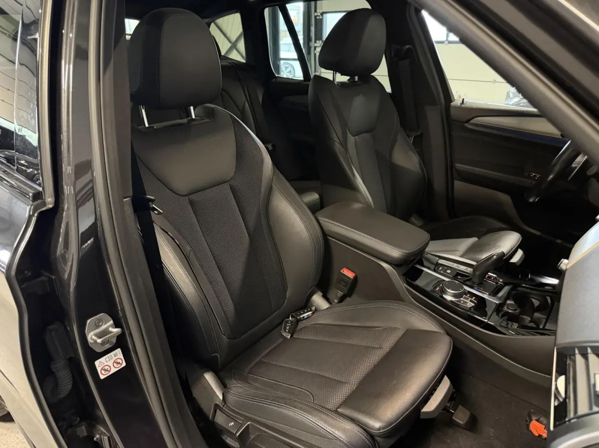 xDrive30e High Executive M-sport Pano Trekhaak Camera