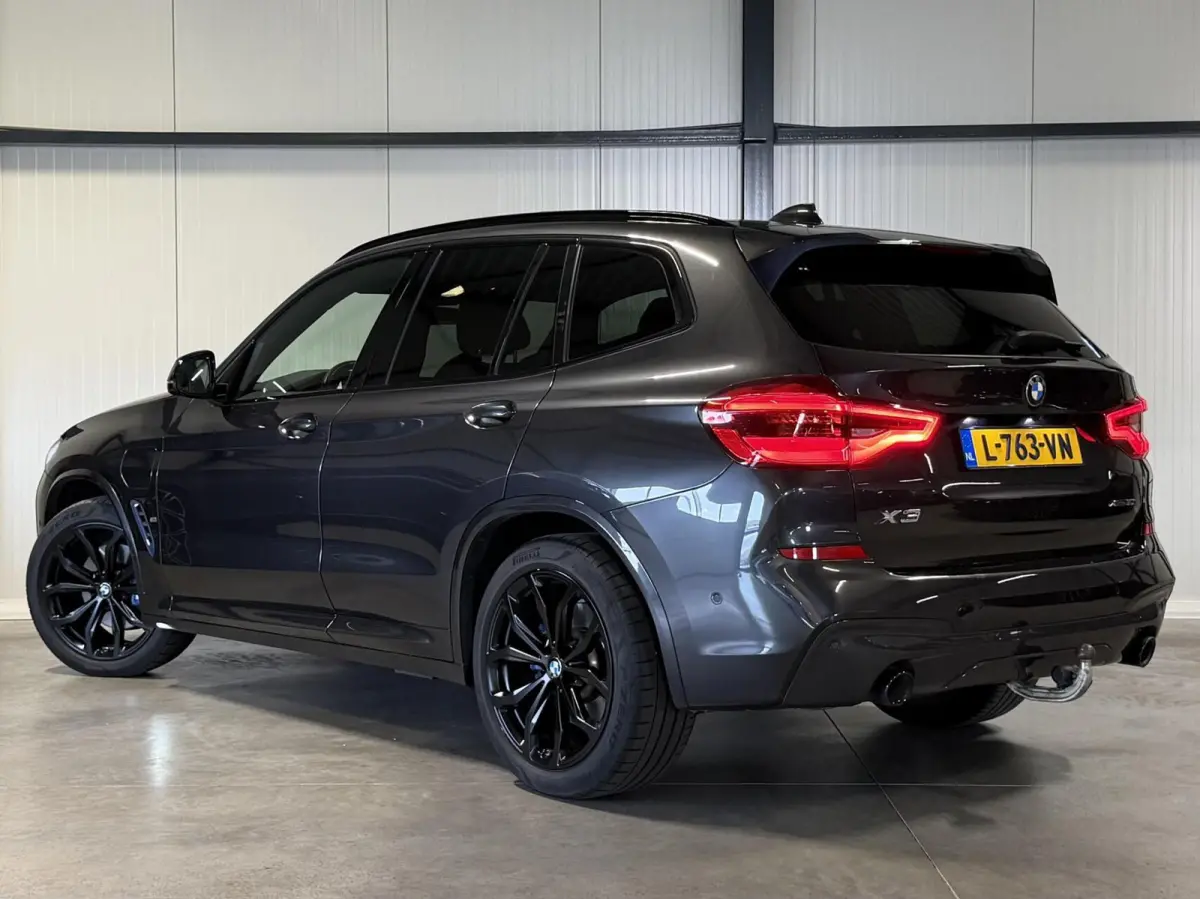 xDrive30e High Executive M-sport Pano Trekhaak Camera