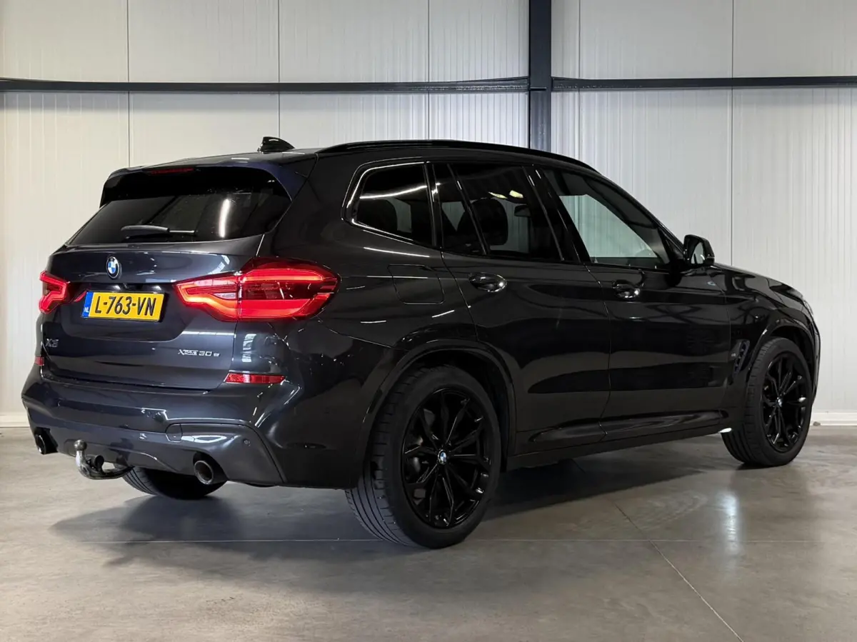 xDrive30e High Executive M-sport Pano Trekhaak Camera