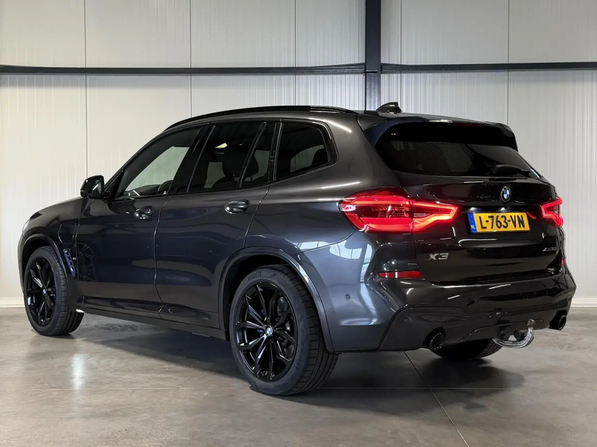 xDrive30e High Executive M-sport Pano Trekhaak Camera