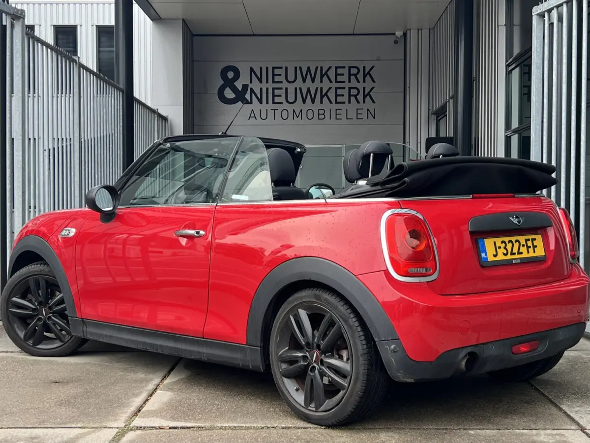1.2 One Business | STOELVERWARMING | LMV JCW 17'' | PDC | AIRCO | BLUETOOTH