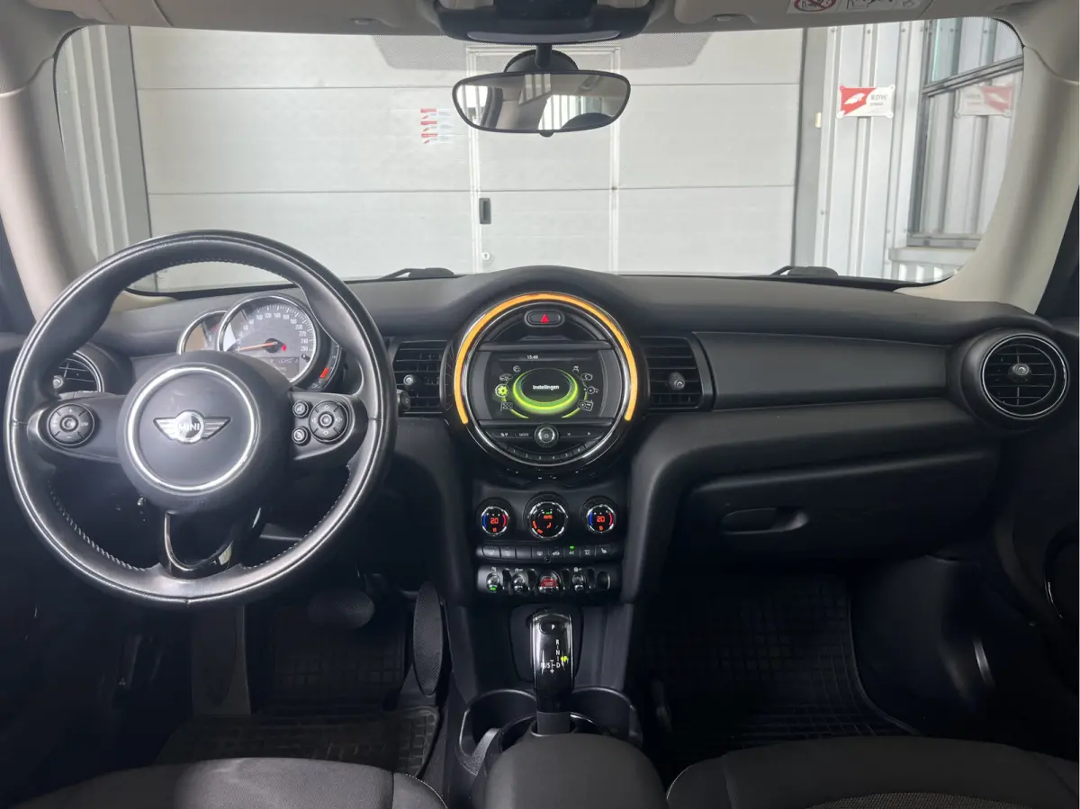 1.5 One Business | AUTOMAAT | NAVI | PDC V+A | CRUISE CONTROL | CLIMATE CONTROL | LMV 16'' | STOELVERWARMING | BLUETOOTH | LED