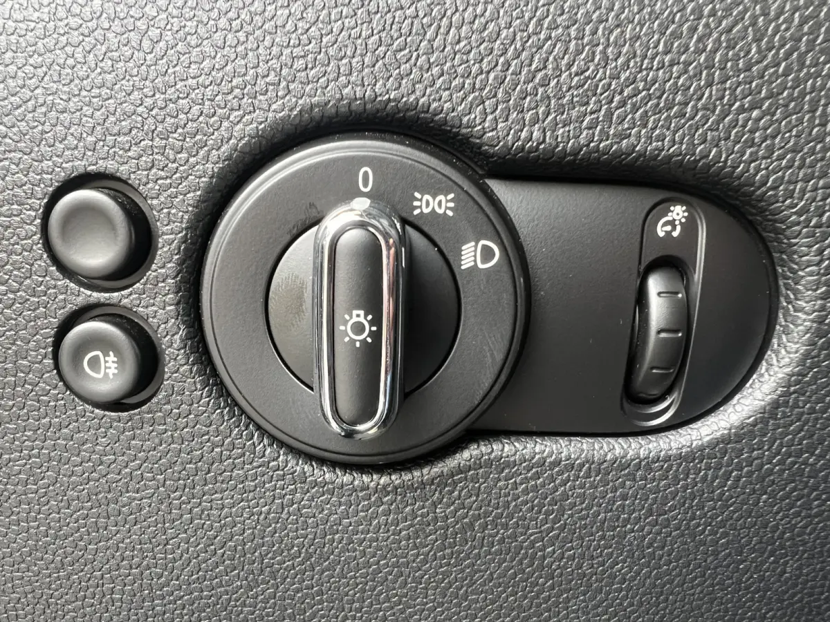 1.5 One Business | AUTOMAAT | NAVI | PDC V+A | CRUISE CONTROL | CLIMATE CONTROL | LMV 16'' | STOELVERWARMING | BLUETOOTH | LED