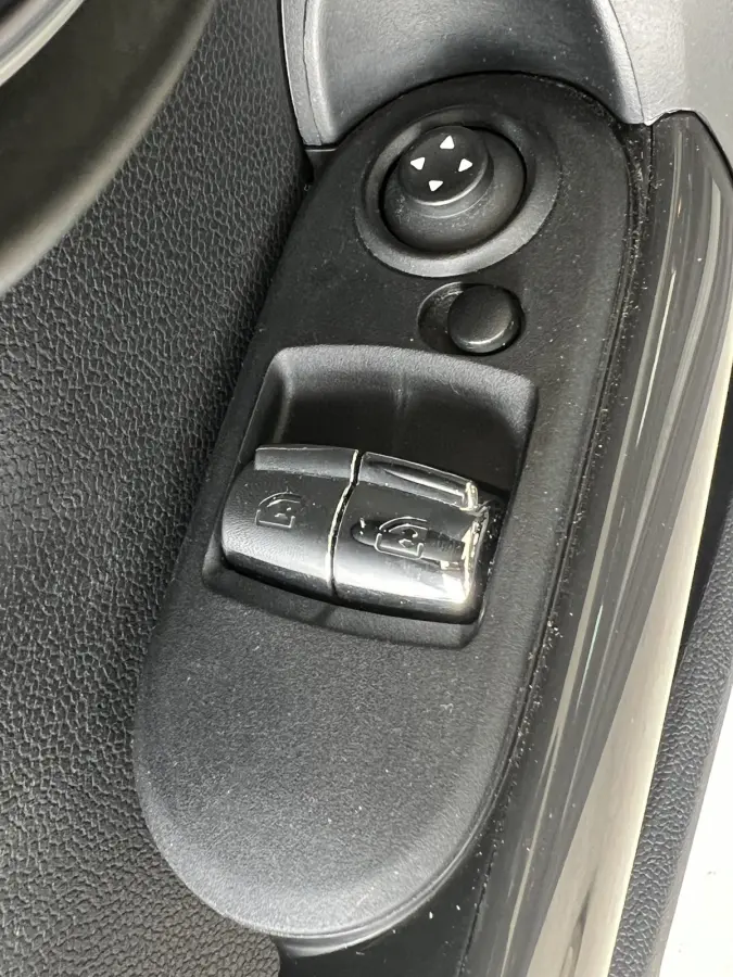 1.5 One Business | AUTOMAAT | NAVI | PDC V+A | CRUISE CONTROL | CLIMATE CONTROL | LMV 16'' | STOELVERWARMING | BLUETOOTH | LED