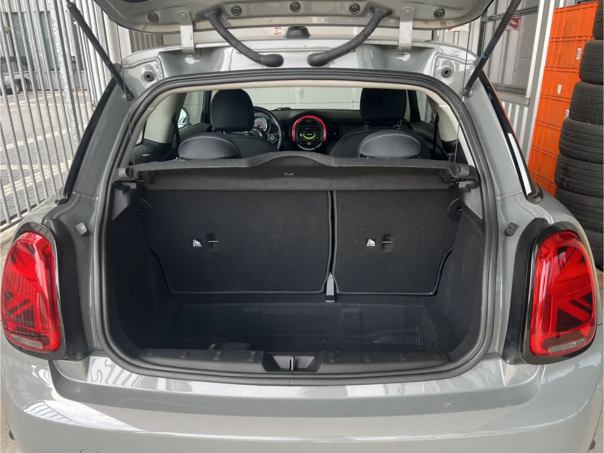 1.5 One Business | AUTOMAAT | NAVI | PDC V+A | CRUISE CONTROL | CLIMATE CONTROL | LMV 16'' | STOELVERWARMING | BLUETOOTH | LED