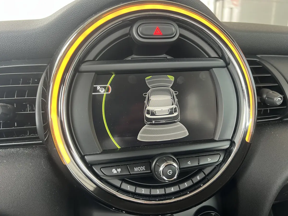 1.5 One Business | AUTOMAAT | NAVI | PDC V+A | CRUISE CONTROL | CLIMATE CONTROL | LMV 16'' | STOELVERWARMING | BLUETOOTH | LED