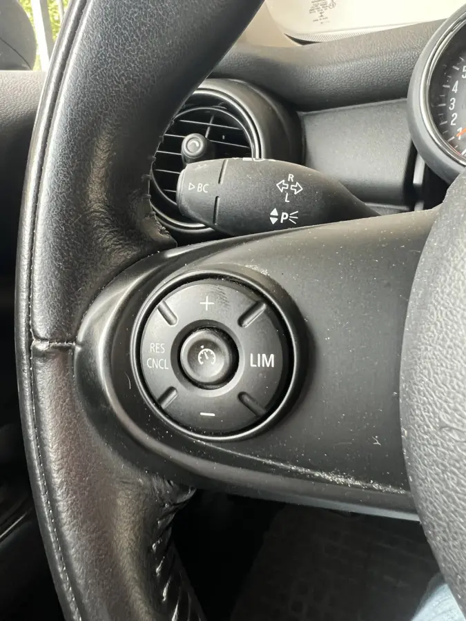 1.5 One Business | AUTOMAAT | NAVI | PDC V+A | CRUISE CONTROL | CLIMATE CONTROL | LMV 16'' | STOELVERWARMING | BLUETOOTH | LED