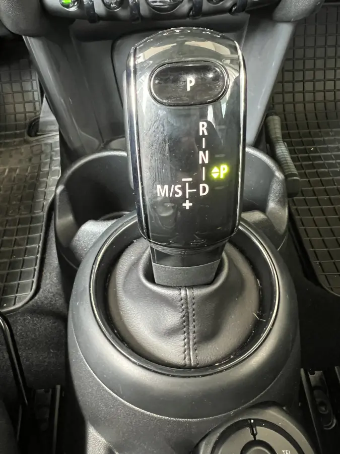 1.5 One Business | AUTOMAAT | NAVI | PDC V+A | CRUISE CONTROL | CLIMATE CONTROL | LMV 16'' | STOELVERWARMING | BLUETOOTH | LED