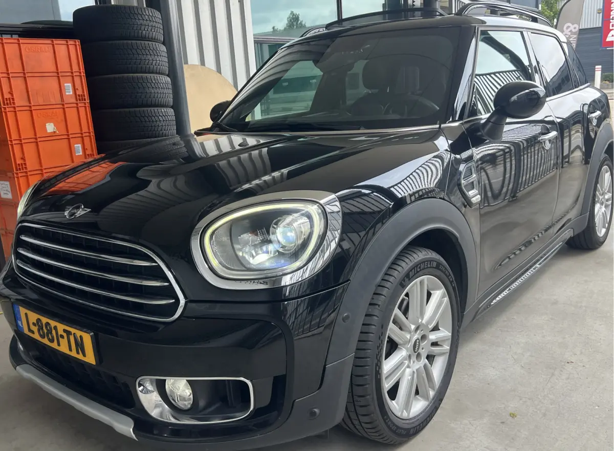 1.5 Cooper Chili | AUTOMAAT | HEAD-UP DISPLAY | LEDER | SCHUIF/KANTELDAK | CARPLAY | HARMAN/KARDON | CAMERA | NAVI | CRUISE CONTROL | PDC V+A | CLIMATE CONTROL | LMV 18'' | STOELVERWARMING |
