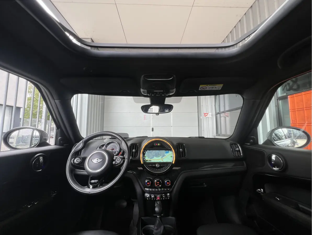 1.5 Cooper Chili | AUTOMAAT | HEAD-UP DISPLAY | LEDER | SCHUIF/KANTELDAK | CARPLAY | HARMAN/KARDON | CAMERA | NAVI | CRUISE CONTROL | PDC V+A | CLIMATE CONTROL | LMV 18'' | STOELVERWARMING |