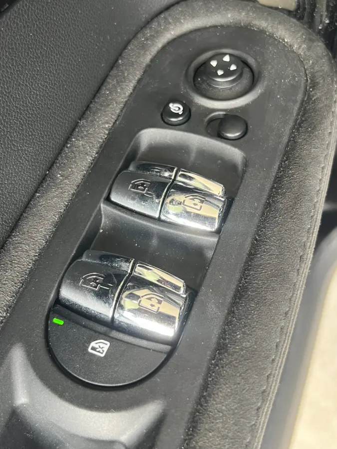 1.5 Cooper Chili | AUTOMAAT | HEAD-UP DISPLAY | LEDER | SCHUIF/KANTELDAK | CARPLAY | HARMAN/KARDON | CAMERA | NAVI | CRUISE CONTROL | PDC V+A | CLIMATE CONTROL | LMV 18'' | STOELVERWARMING |