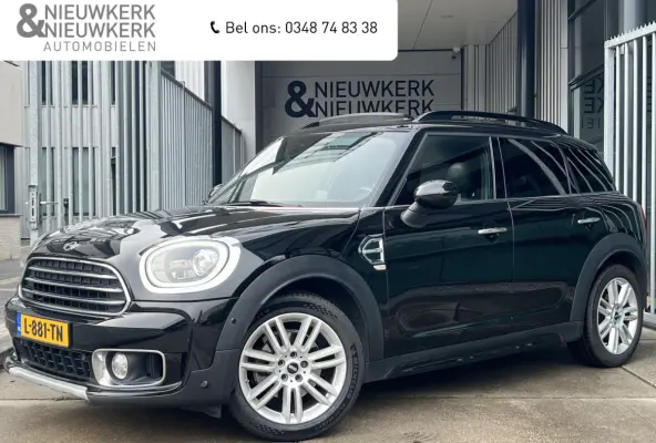 1.5 Cooper Chili | AUTOMAAT | HEAD-UP DISPLAY | LEDER | SCHUIF/KANTELDAK | CARPLAY | HARMAN/KARDON | CAMERA | NAVI | CRUISE CONTROL | PDC V+A | CLIMATE CONTROL | LMV 18'' | STOELVERWARMING |