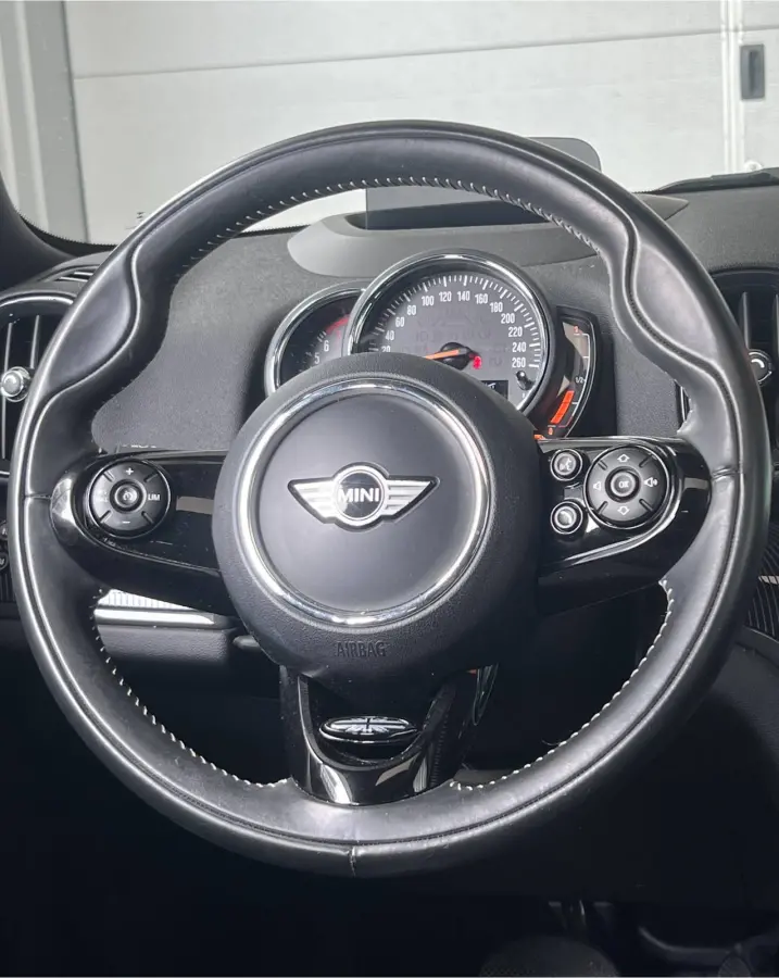 1.5 Cooper Chili | AUTOMAAT | HEAD-UP DISPLAY | LEDER | SCHUIF/KANTELDAK | CARPLAY | HARMAN/KARDON | CAMERA | NAVI | CRUISE CONTROL | PDC V+A | CLIMATE CONTROL | LMV 18'' | STOELVERWARMING |