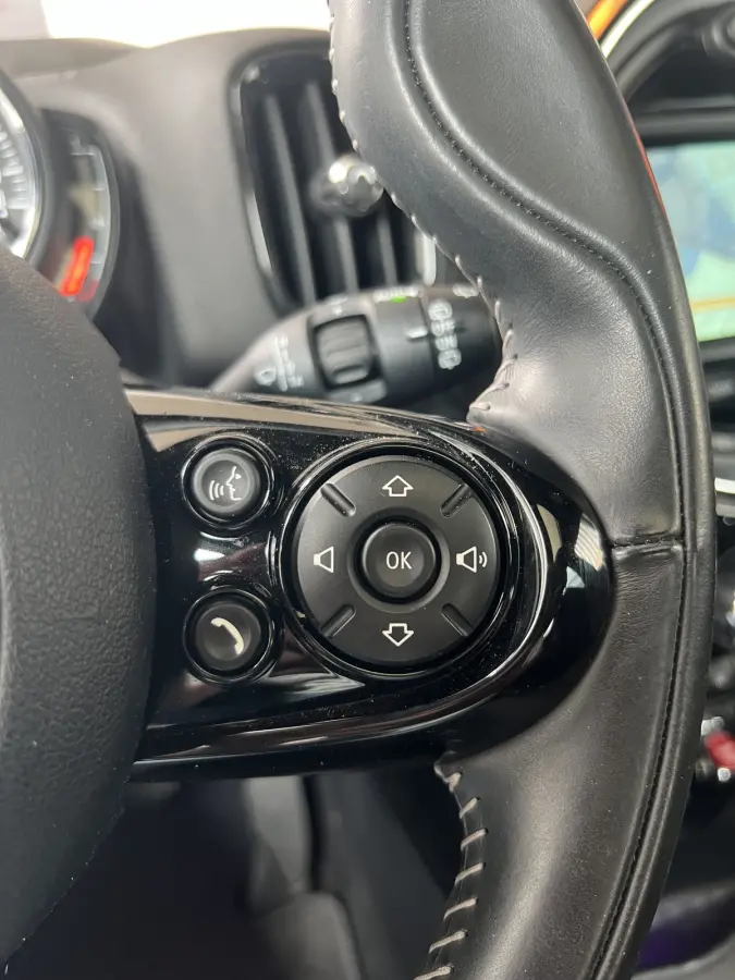 1.5 Cooper Chili | AUTOMAAT | HEAD-UP DISPLAY | LEDER | SCHUIF/KANTELDAK | CARPLAY | HARMAN/KARDON | CAMERA | NAVI | CRUISE CONTROL | PDC V+A | CLIMATE CONTROL | LMV 18'' | STOELVERWARMING |