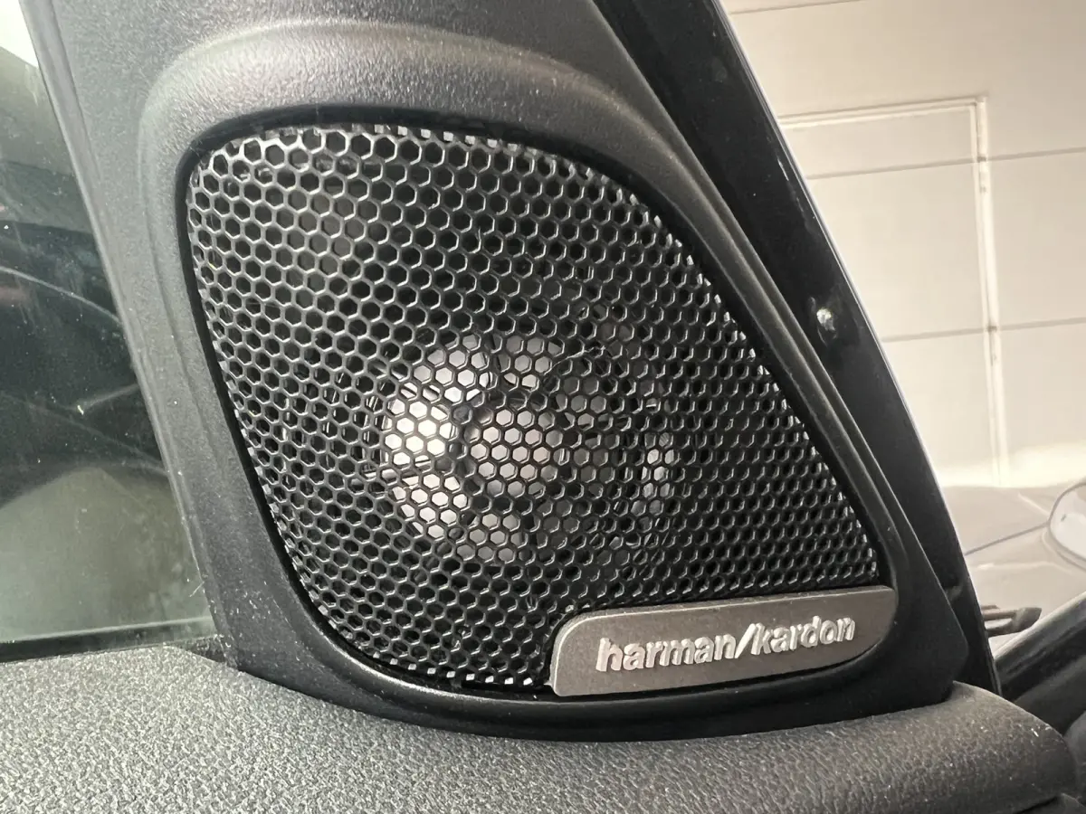 1.5 Cooper Chili | AUTOMAAT | HEAD-UP DISPLAY | LEDER | SCHUIF/KANTELDAK | CARPLAY | HARMAN/KARDON | CAMERA | NAVI | CRUISE CONTROL | PDC V+A | CLIMATE CONTROL | LMV 18'' | STOELVERWARMING |
