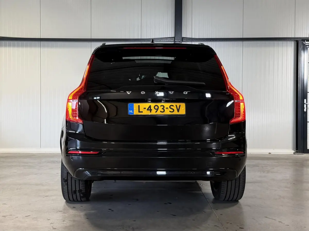 2.0 T8 Recharge AWD R-Design Pano Memory 7P NAP