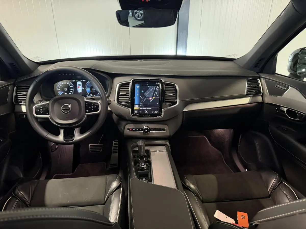 2.0 T8 Recharge AWD R-Design Pano Memory 7P NAP