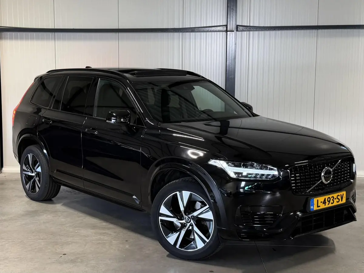 2.0 T8 Recharge AWD R-Design Pano Memory 7P NAP