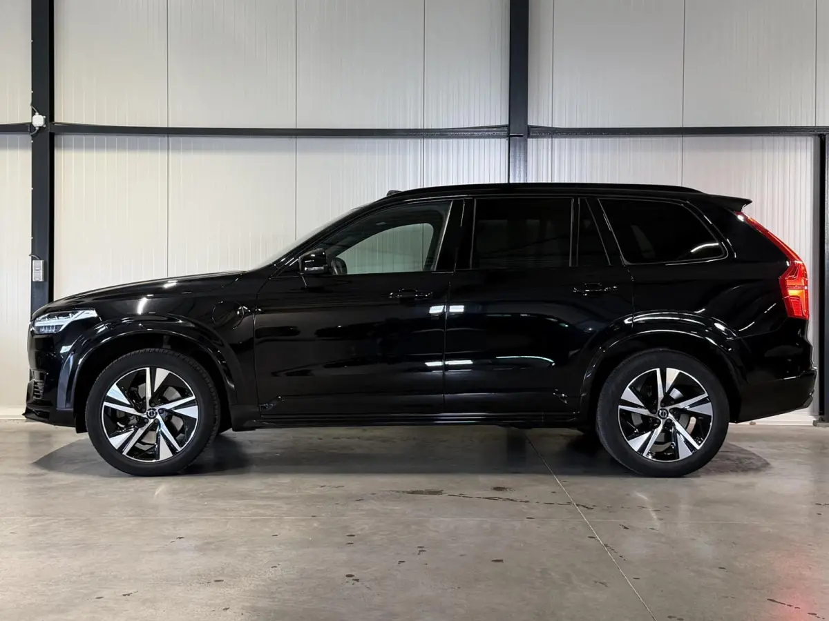 2.0 T8 Recharge AWD R-Design Pano Memory 7P NAP