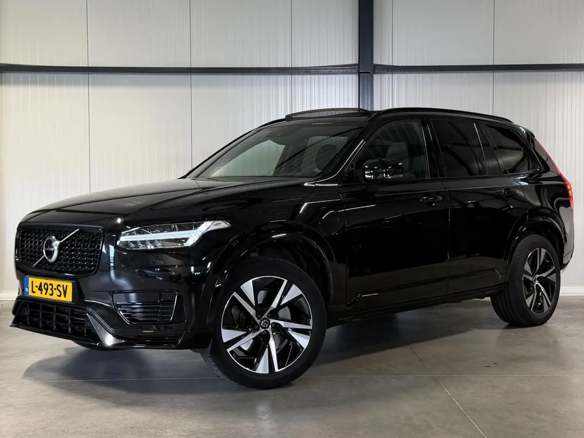 2.0 T8 Recharge AWD R-Design Pano Memory 7P NAP