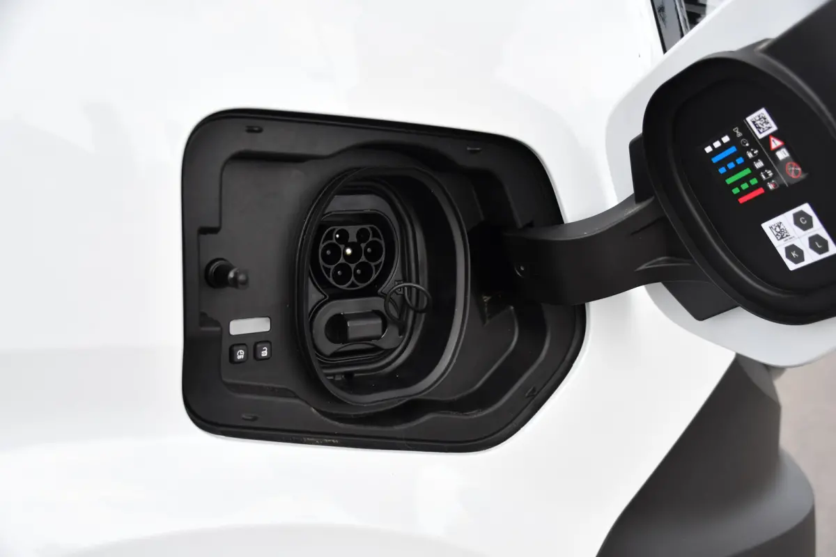 T35 L2H2 Extra long range 87 kWh Camera, Cruise, Carplay, LED, Clima, Stoelverwarming, Laadruimte Betimmering, 143pk, Virtual, Sensoren, Uniek!