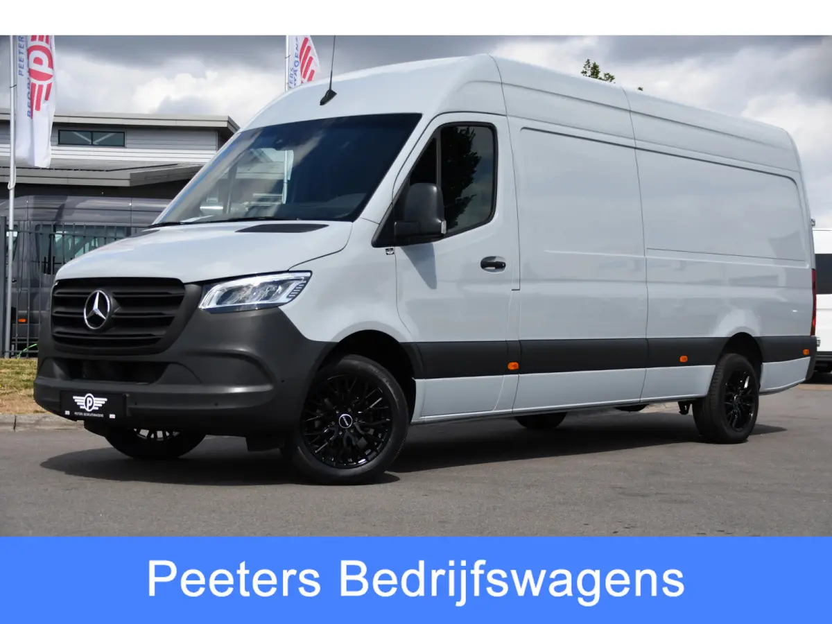 317 1.9 CDI L3H2 RWD PB Edition NIEUW STAAT! Adaptieve Cruise, Camera, Carlay, LED, Standkachel, 170pk, Stoelverwarming, Dodehoek, Automaat, 3 Zitplaatsen, Uniek!