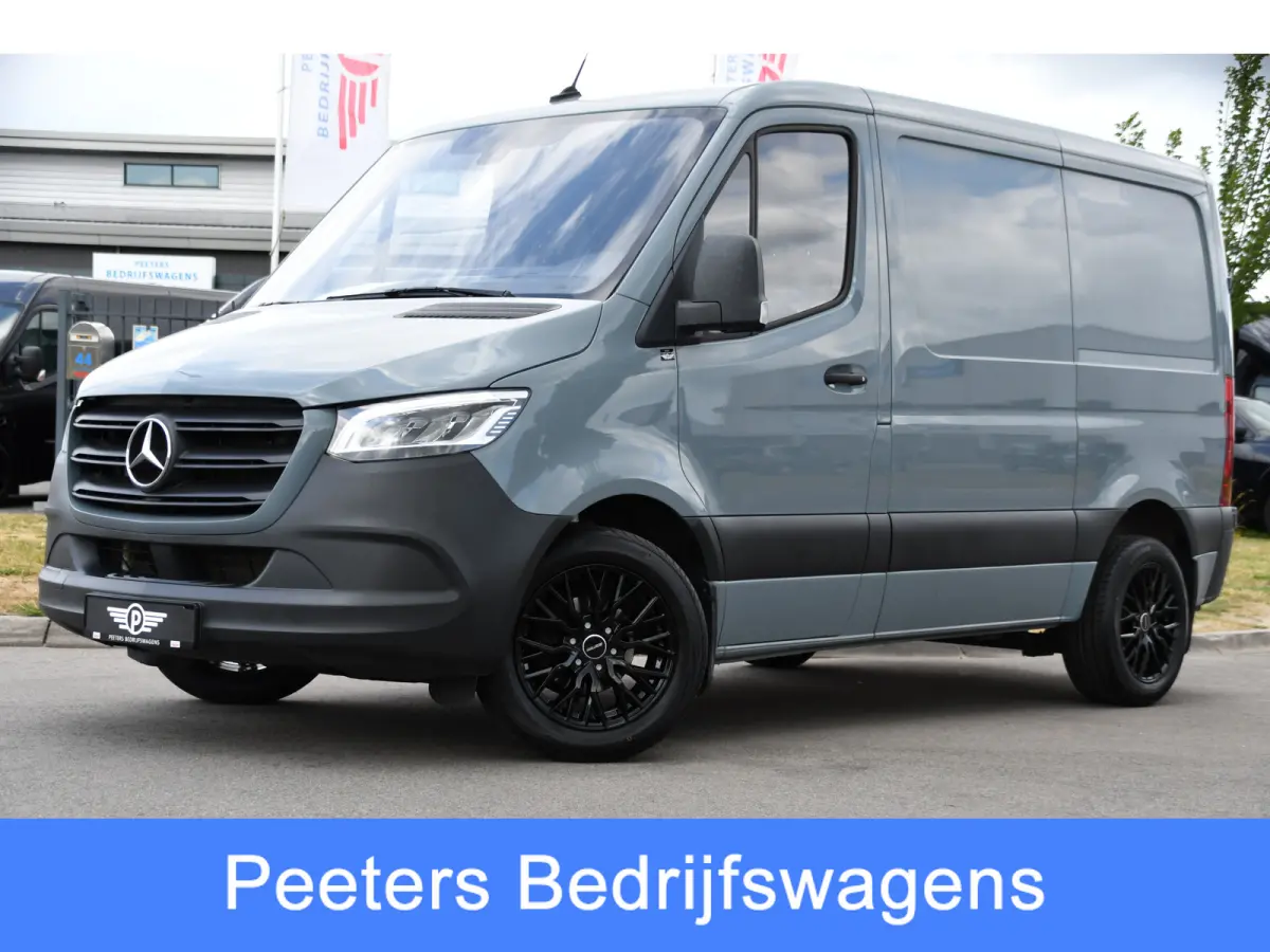 315 1.9 CDI L1H1 PB Edition Adaptieve Cruise, Camera, Carplay, NAVI, LED, 10,5'' Mbux, LED, Automaat, Trekhaak, Stoelverwarming, Standkachel, Leder, Uniek!