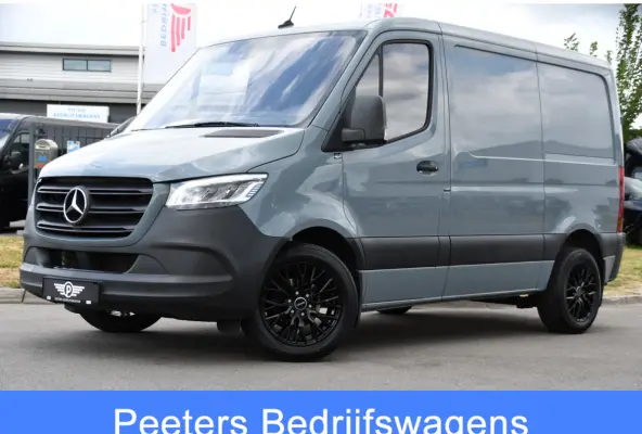 315 1.9 CDI L1H1 PB Edition Adaptieve Cruise, Camera, Carplay, NAVI, LED, 10,5'' Mbux, LED, Automaat, Trekhaak, Stoelverwarming, Standkachel, Leder, Uniek!