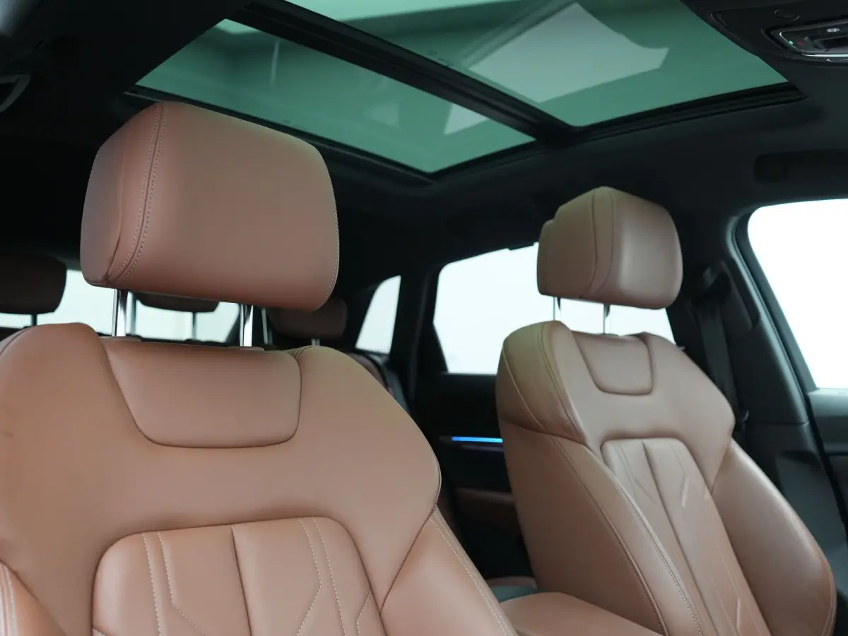 50 quattro S Line 95 kWh 340pk Dealer O.H | Luchtvering | Trekhaak Afn. | Adaptive Cruise | Bang & Olufsen | Head Up | 360 Camera | Lederen Sportstoelen & Stuur Verwarmd | Keyless | Apple Ca