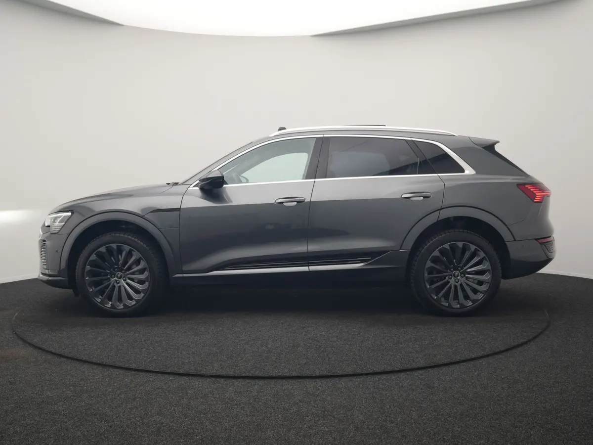 50 quattro S Line 95 kWh 340pk Dealer O.H | Luchtvering | Trekhaak Afn. | Adaptive Cruise | Bang & Olufsen | Head Up | 360 Camera | Lederen Sportstoelen & Stuur Verwarmd | Keyless | Apple Ca