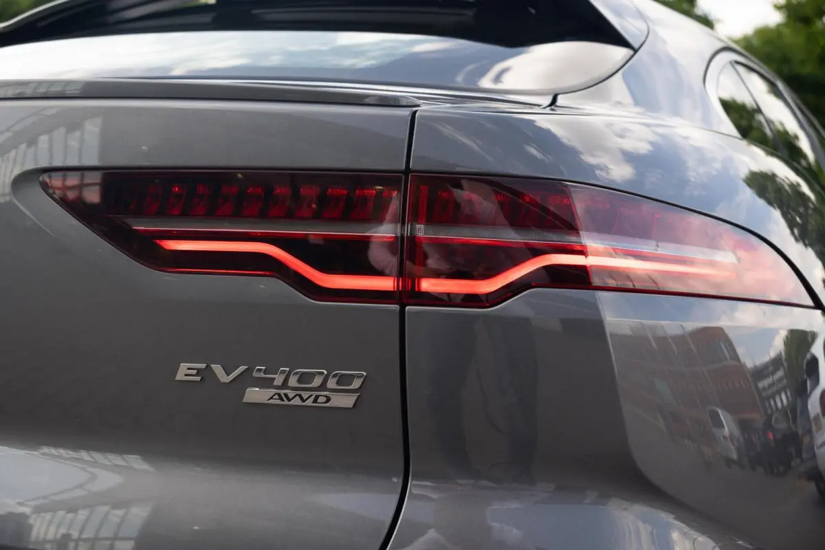 EV400 AWD 90 kWh|Org NL NAP|1ste Eig|Edition SE|Meridian|Leder|LED|CarPlay|Dealer Onderhouden