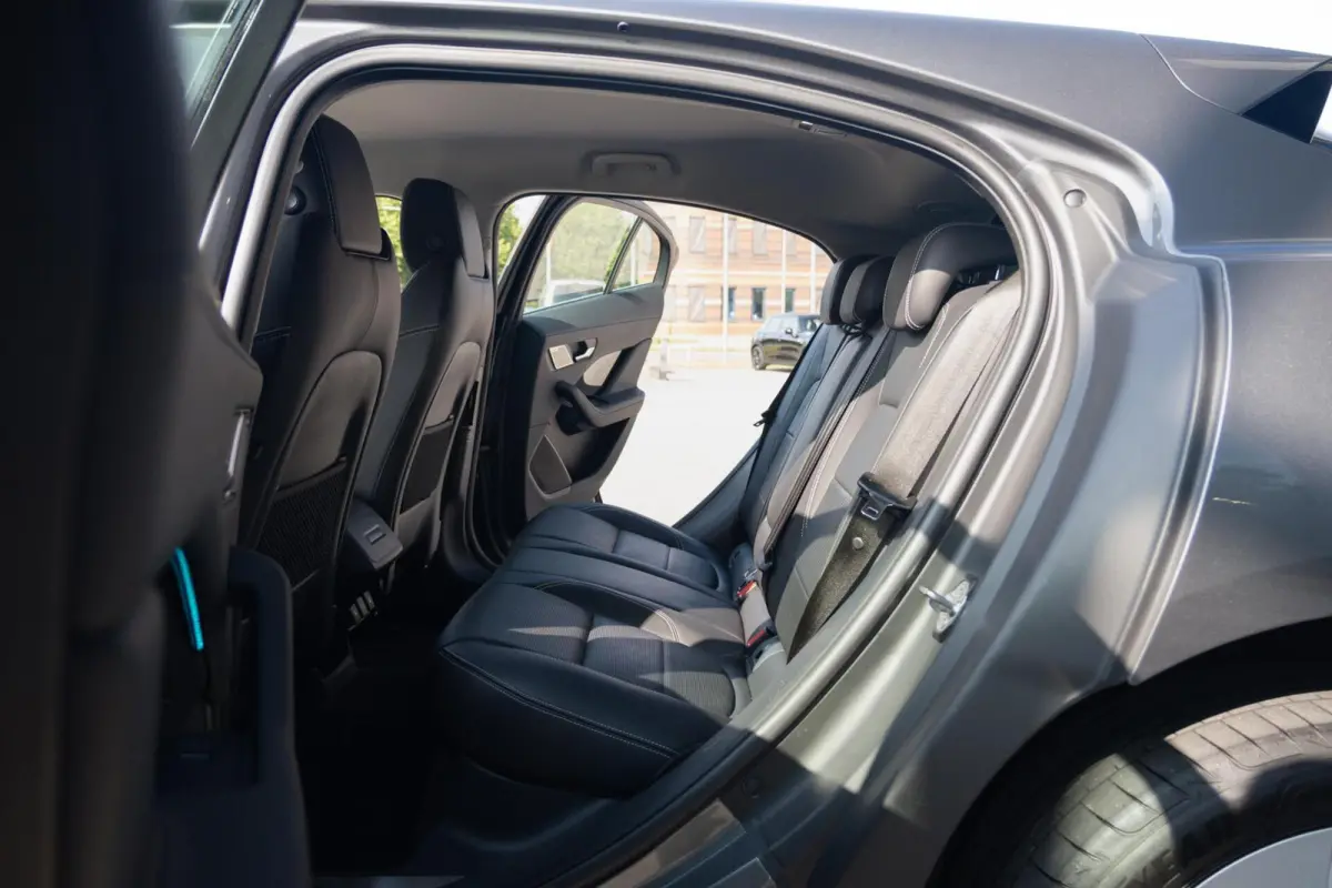 EV400 AWD 90 kWh|Org NL NAP|1ste Eig|Edition SE|Meridian|Leder|LED|CarPlay|Dealer Onderhouden