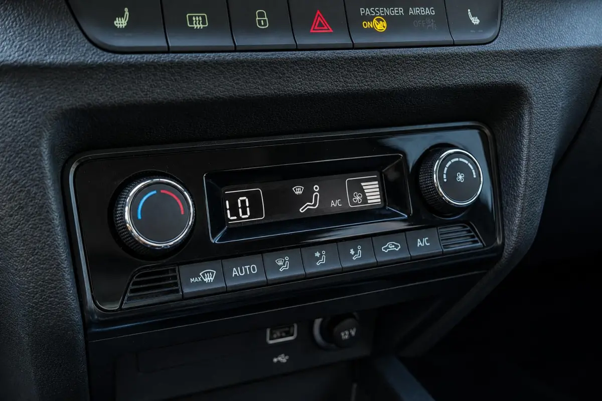 1.0 TSI Ambition | Automaat | Camera | Carplay | Stoelverwarming | Climate