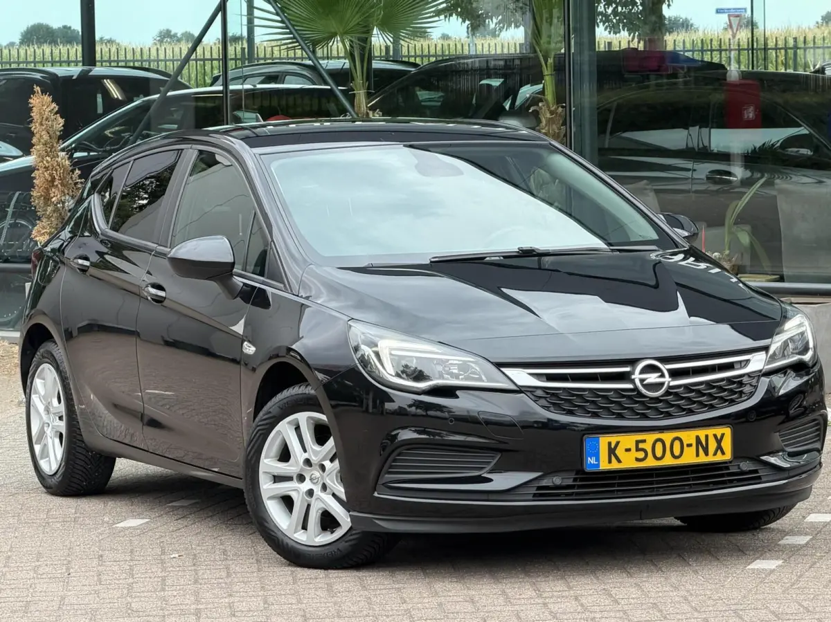 1.0 Selection hb 5drs 2016 NAvi Clima Lmv pdc
