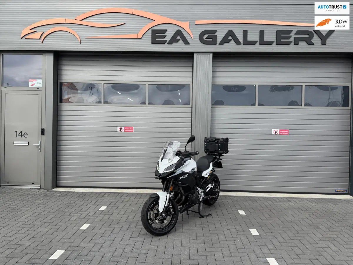 BMW F 900 XR 2024 Benzine Handgeschakeld leasen