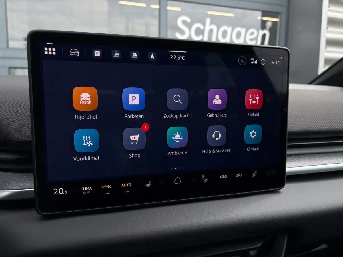 Life | Airconditioning automatisch, 2-zone (Climatronic) | Automatische afstandsregeling (Adaptive Cruise Control) | Buitenspiegels elektrisch instel-, verwarm- en inklapbaar