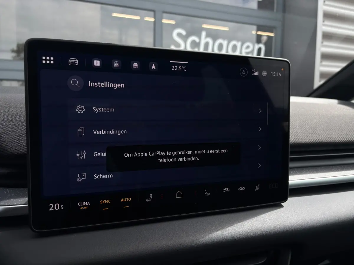 Life | Airconditioning automatisch, 2-zone (Climatronic) | Automatische afstandsregeling (Adaptive Cruise Control) | Buitenspiegels elektrisch instel-, verwarm- en inklapbaar