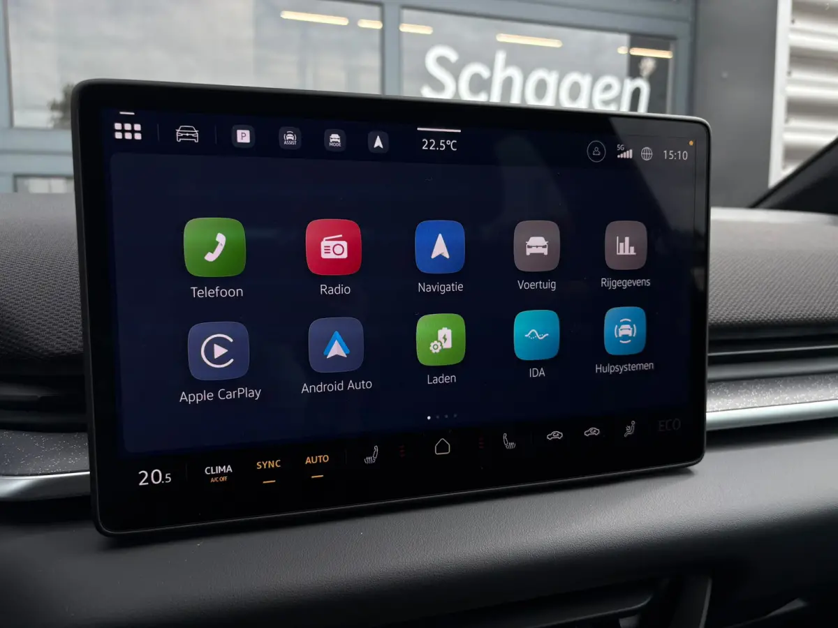 Life | Airconditioning automatisch, 2-zone (Climatronic) | Automatische afstandsregeling (Adaptive Cruise Control) | Buitenspiegels elektrisch instel-, verwarm- en inklapbaar