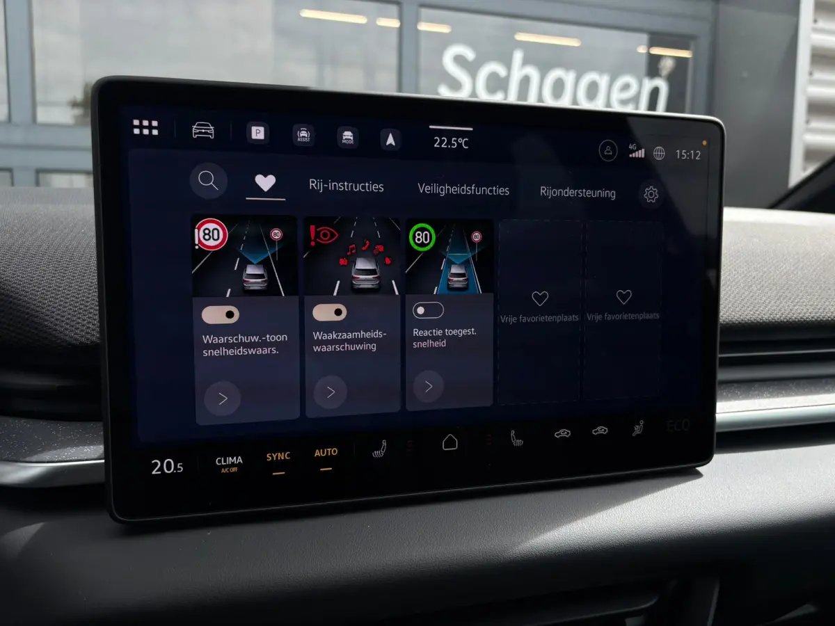 Life | Airconditioning automatisch, 2-zone (Climatronic) | Automatische afstandsregeling (Adaptive Cruise Control) | Buitenspiegels elektrisch instel-, verwarm- en inklapbaar